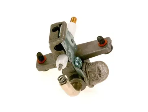 BOSCH Zündbrenner mit mehreren Anschlüssen, zwei Federn und einem Netzfilter an der Unterseite, gefertigt aus Metall und Kunststoff.
